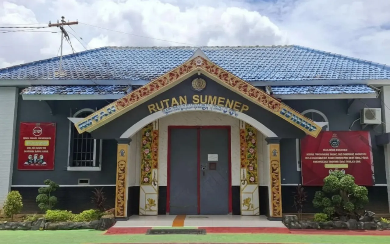Background e-LAKSI Layanan Kunjungan Online Pemasyarakatan